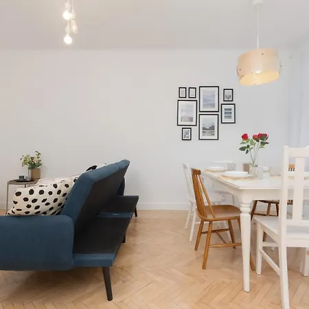 Spacious & Comfortable Rajska With Balcony By Renters Apartment *